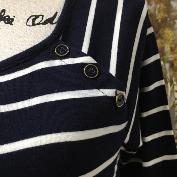 TALBOTS Cute Navy & White Button Top - Picture 3 of 9